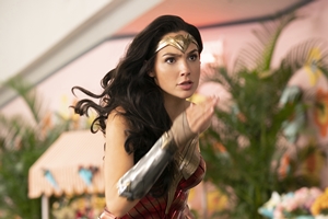 Still 13 for Wonder Woman 1984