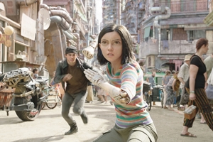 Still 2 for Alita: Battle Angel